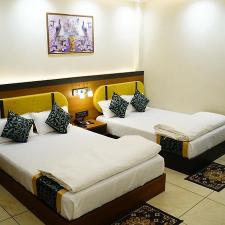 Hotel Shakuntla Palace - 400 Meters Away From Vishnu Pad Temple 7 Mins Walk Gaya Exterior foto