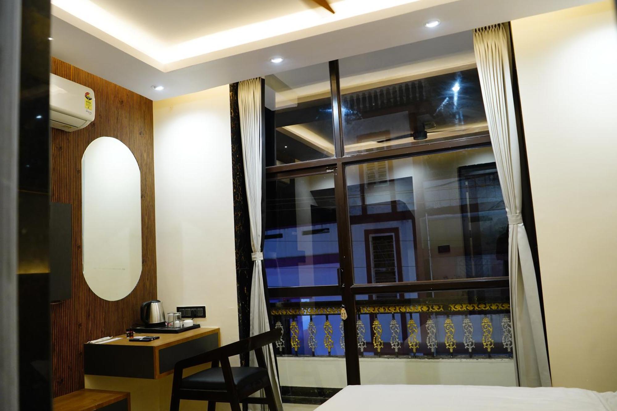 Hotel Shakuntla Palace - 400 Meters Away From Vishnu Pad Temple 7 Mins Walk Gaya Exterior foto