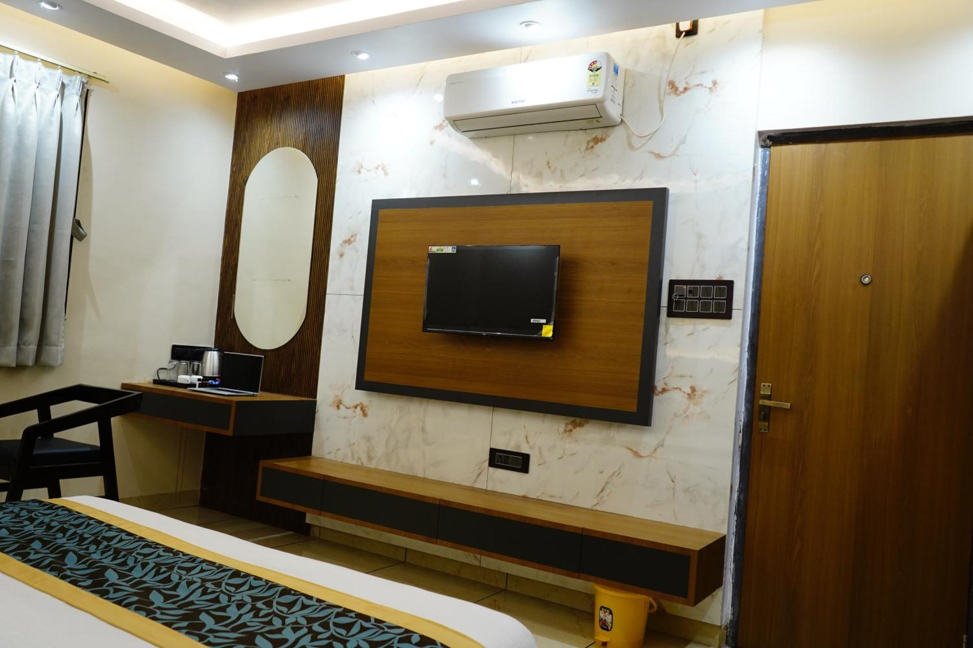 Hotel Shakuntla Palace - 400 Meters Away From Vishnu Pad Temple 7 Mins Walk Gaya Exterior foto