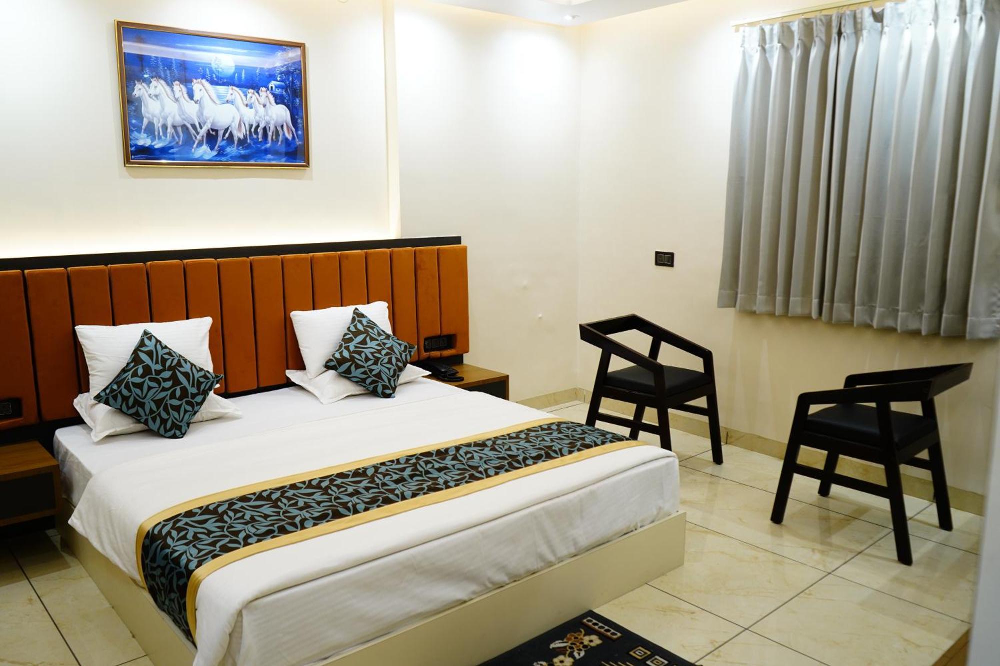 Hotel Shakuntla Palace - 400 Meters Away From Vishnu Pad Temple 7 Mins Walk Gaya Exterior foto