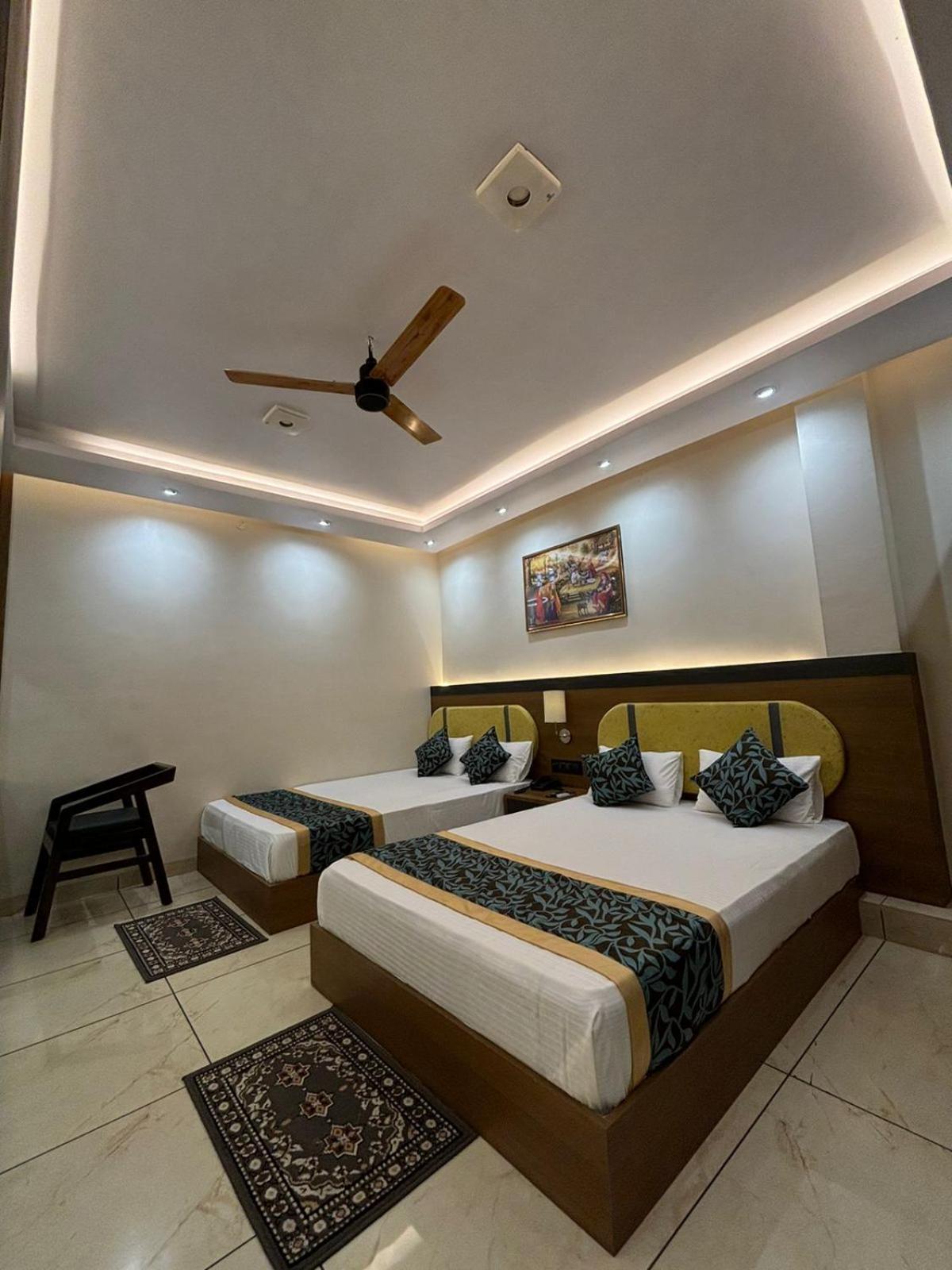 Hotel Shakuntla Palace - 400 Meters Away From Vishnu Pad Temple 7 Mins Walk Gaya Exterior foto